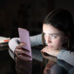 連絡くれないあの人。本当はあなたと【今すぐ逢いたいor距離置いてたい】未読・既読スルーの理由/正直な本音