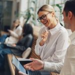 他の異性は眼中にないの。【あの人、実は●●さんにゾッコンよ】密かに固めた決意⇒最後あなたにする“運命の恋行動”