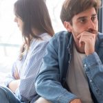 なんだか素っ気なくなったあの人。「他の異性に奪われないか不安……」あなたへのガチ本音⇒まだ、想い続けていい？