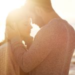 “意識しすぎて”想いも妄想もノンストップ！ あの人があなたを見て【理性を失う瞬間/期待する甘い展開】心決め告げる言葉