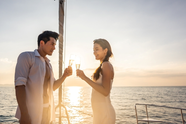 手遅れになる前に知って！ あの人はあなたと【付き合いたいor距離置きたい】二人きりになったらとる“予想外すぎる行動”