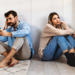 勘違いしちゃダメよ。つれない態度のあの人……実は【あなたを好きすぎるor他の異性に夢中】隠された本音と恋結末
