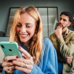 あの人の【絶対見られたくないスマホの中身】極秘リーディング！ あなたに連絡したかった瞬間/恋を左右するメッセージ