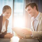 社内恋愛⇒職場結婚ルートもあるかも。【あの人が仕事中あなたを意識してるのバレバレ！】虎視眈々と狙う××のチャンス