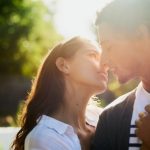 【あなたとのキスを狙う人】実は近くにいるんです。その人の名前と年齢差、欲望を抱いたきっかけ、唇が奪われる瞬間まで