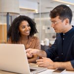 ドキドキして仕事に集中できない……あの人にとって私は【ただの同僚or特別枠？】職場恋の核心本音⇒結末までLOCK-ON