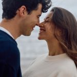 【衝撃のキスの相手】実は近くにいる、あなたの唇を奪おうとしている異性の姿、甘い口づけの瞬間……花凛が透視！