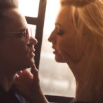 消極的なあの人の“裏側”を知って。あなたに隠す【独占欲/秘密の欲望/積極的になれない理由】⇒見逃せない“特別な行動”