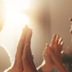 別れたあの人が今もあなたに優しいのは【復縁したいorいい思い出にしたい】から。行動起こす時期⇒あふれ出す想い
