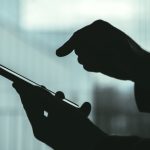 押せない1タップ……（送信ボタンを押すだけなのに）あの人があなたへ【送れずにいるメッセージ】恋が動く意外なきっかけ